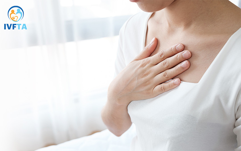 Một số chị em sau chuyển phôi có triệu chứng đau tức ngực, đây có thể là dấu hiệu chuyển phôi ngày 5 thành công