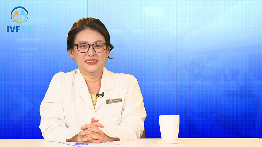Thạc sĩ Nguyễn Ngọc Quỳnh chia sẻ việc nuôi phôi ngày 5 đang là xu hướng tất yếu trong điều trị hiếm muộn