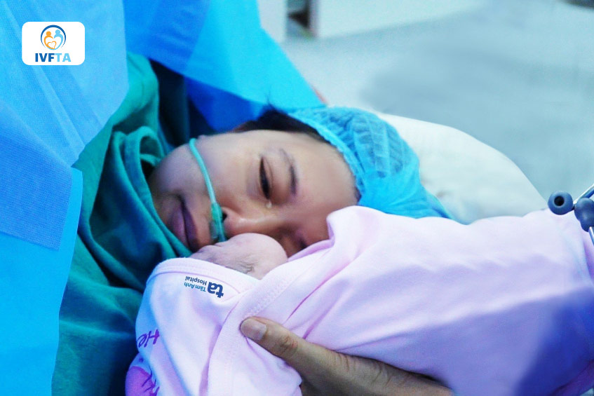 Chị Chi 48 tuổi AMH thấp hạnh phúc đón con yêu tại IVF Tâm Anh Hà Nội sau gần 10 năm hiếm muộn Chị Chi 48 tuổi AMH thấp hạnh phúc đón con yêu tại IVF Tâm Anh Hà Nội sau gần 10 năm hiếm muộn