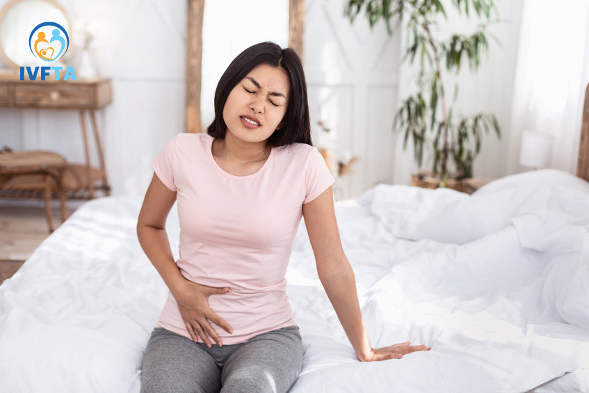 Đau bụng dưới có thể là dấu hiệu mang thai sau khi chuyển phôi Đau bụng dưới có thể là dấu hiệu mang thai sau khi chuyển phôi