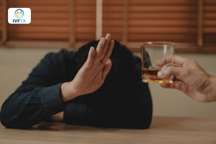 Nam giới nên hạn chế sử dụng đồ uống có cồn để tránh ảnh hưởng đến chất lượng tinh trùng Nam giới nên hạn chế sử dụng đồ uống có cồn để tránh ảnh hưởng đến chất lượng tinh trùng