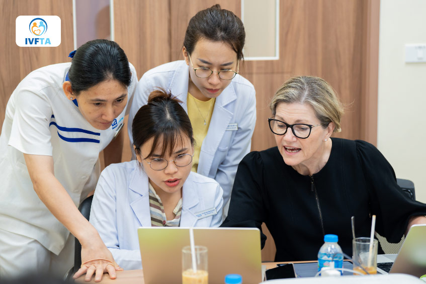 ThS.BS Nguyễn Thị Thủy trình bày chuyên đề “CC2 Key Personnel” với chuyên gia Donna Close
