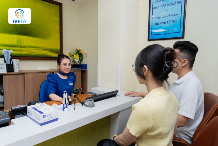 Các cặp vợ chồng thăm khám tại IVF Tâm Anh Quận 8