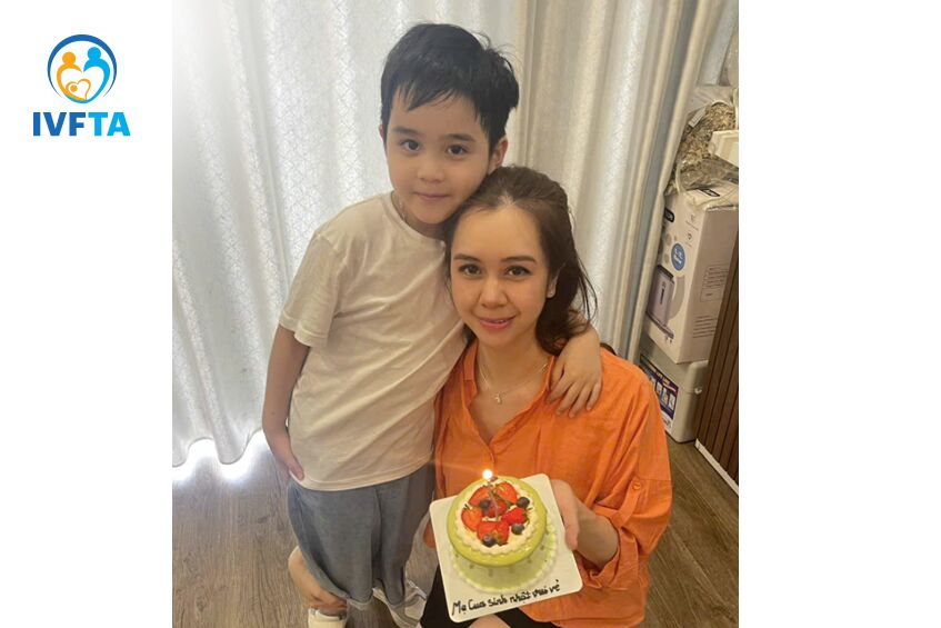 bé chí nhân và mẹ thanh nga bé chí nhân và mẹ thanh nga