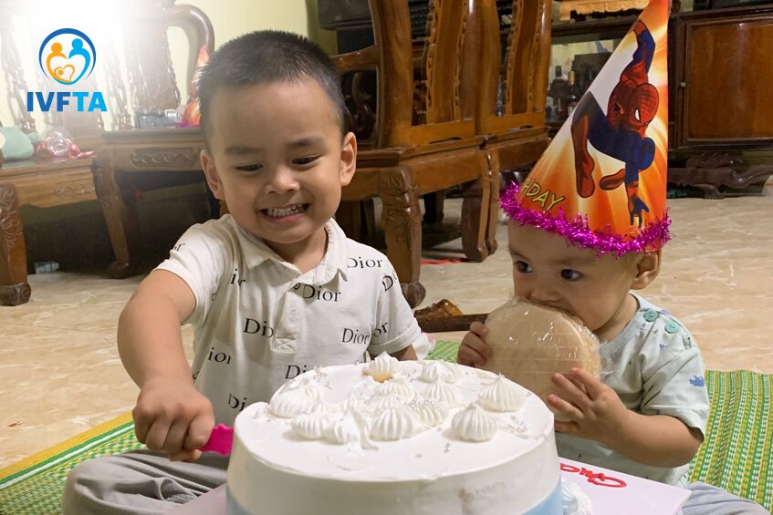 bé đức anh và em trai