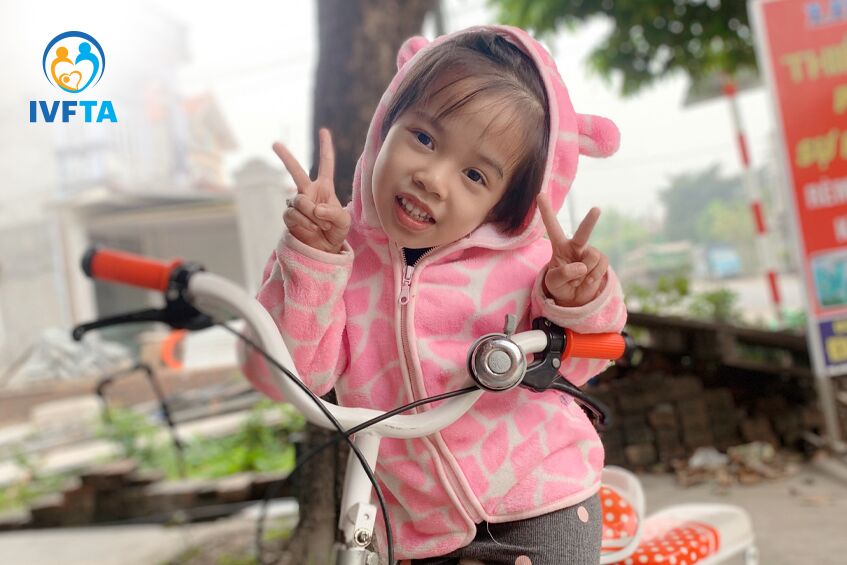 bé lê đỗ khánh linh