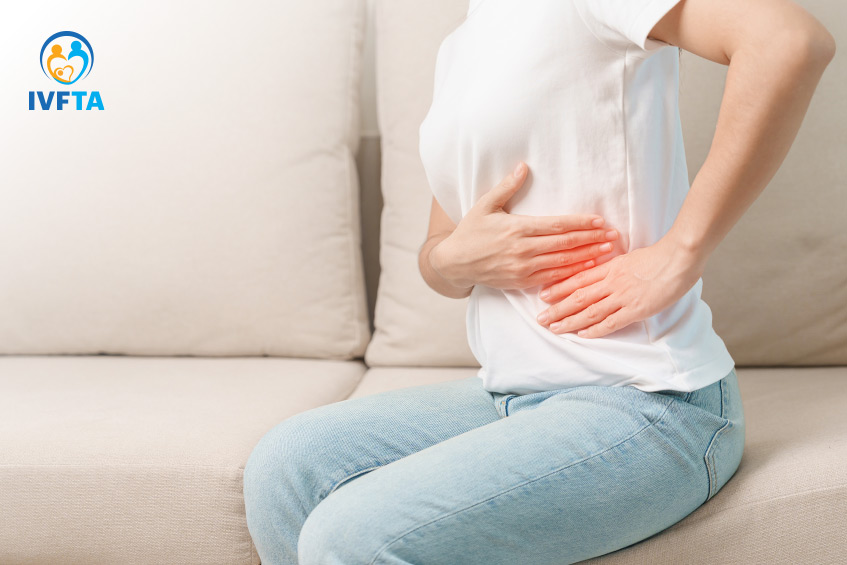 Chị em cần thăm khám nếu đau bụng dưới bên trái kèm chảy máu âm đạo Chị em cần thăm khám nếu đau bụng dưới bên trái kèm chảy máu âm đạo