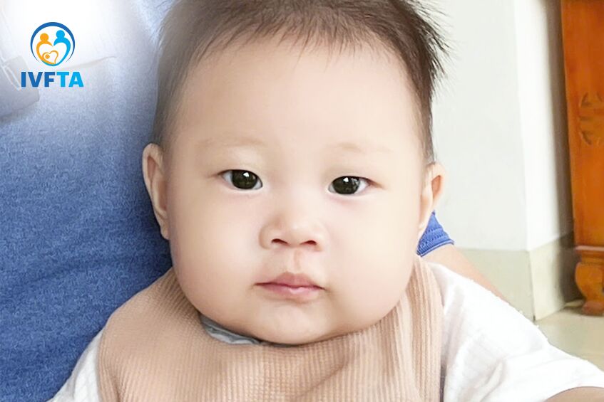 em bé đức công kháu khỉnh đáng yêu