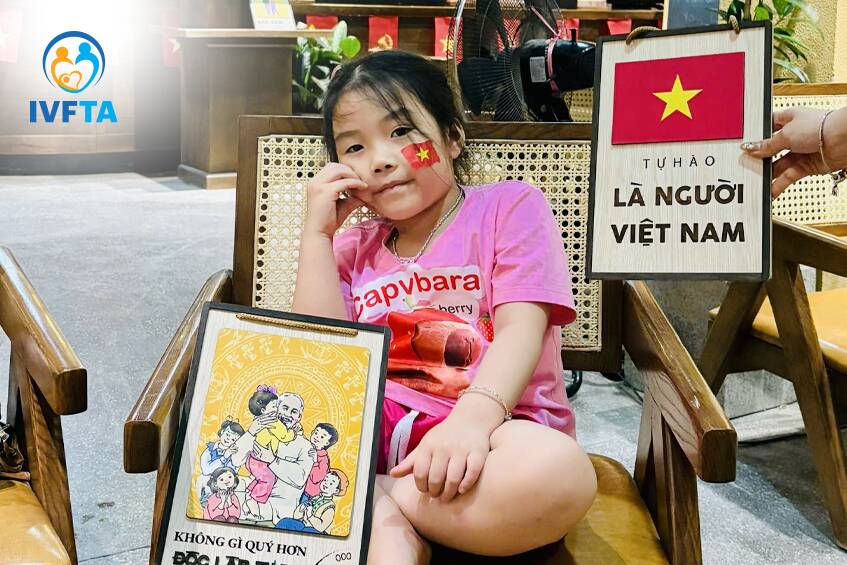 em bé ivf gia hân lớn lên khỏe mạnh