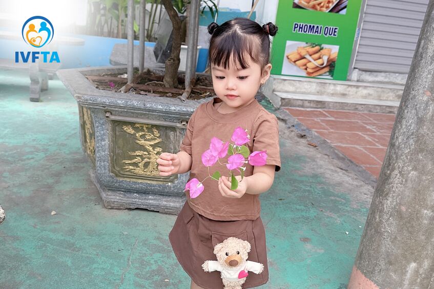 em bé ivf kim tuệ nhi