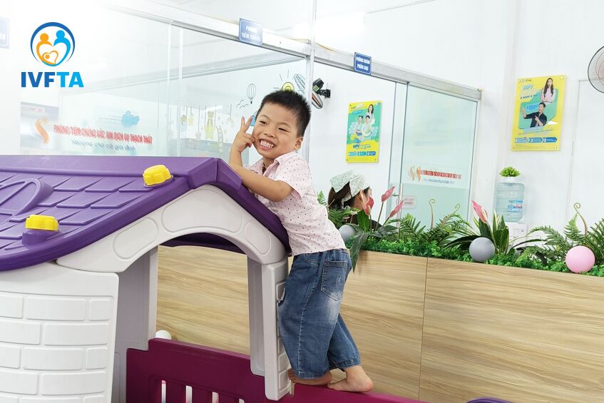 em bé ivf từ sỹ long em bé ivf từ sỹ long