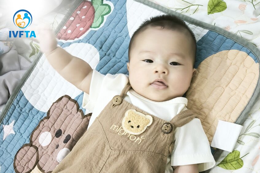 em bé ivf tưởng hạ ngân