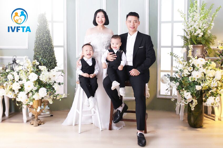 gia đình bé tít và bé top