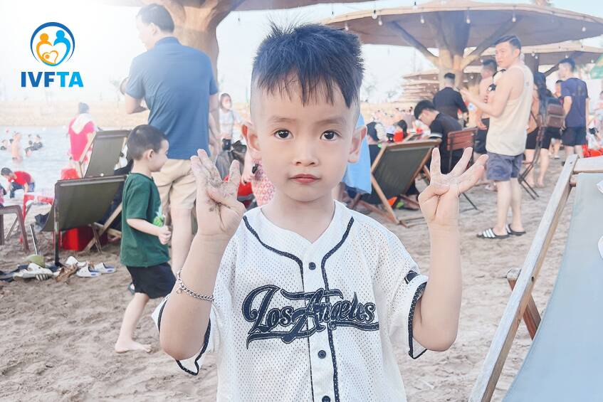 hoàng anh đi du lịch cùng gia đình