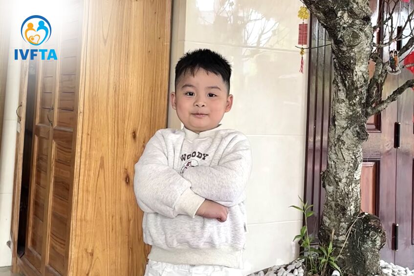 nét đáng yêu ngộ nghĩnh của bé phúc