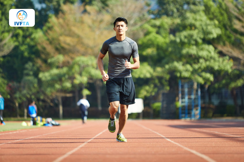 Nam giới duy trì thói quen luyện tập thể dục thể thao mỗi ngày giúp hỗ trợ phòng ngừa bệnh