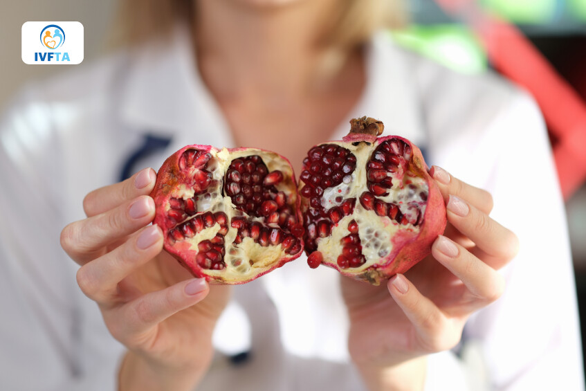 Nếu bạn có bệnh lý nền đi kèm hoặc đang dùng thuốc điều trị nên tham khảo ý kiến bác sĩ trước khi bổ sung lựu