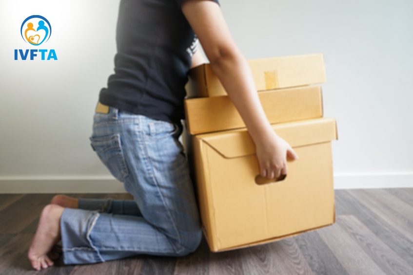 Hạn chế vận động mạnh và mang vác vật nặng trong 14 ngày đầu sau chuyển phôi