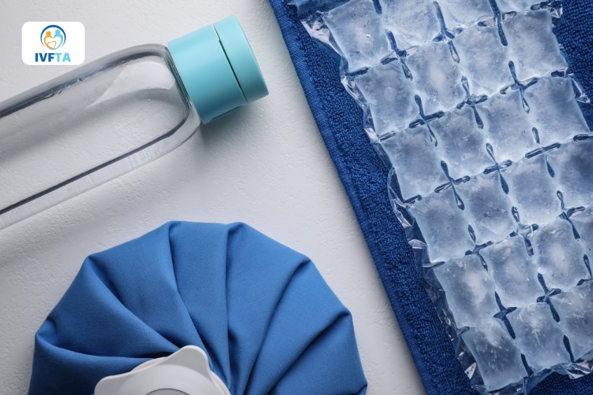 Chườm đá lên vùng bìu để giảm cảm giác đau, phù nề