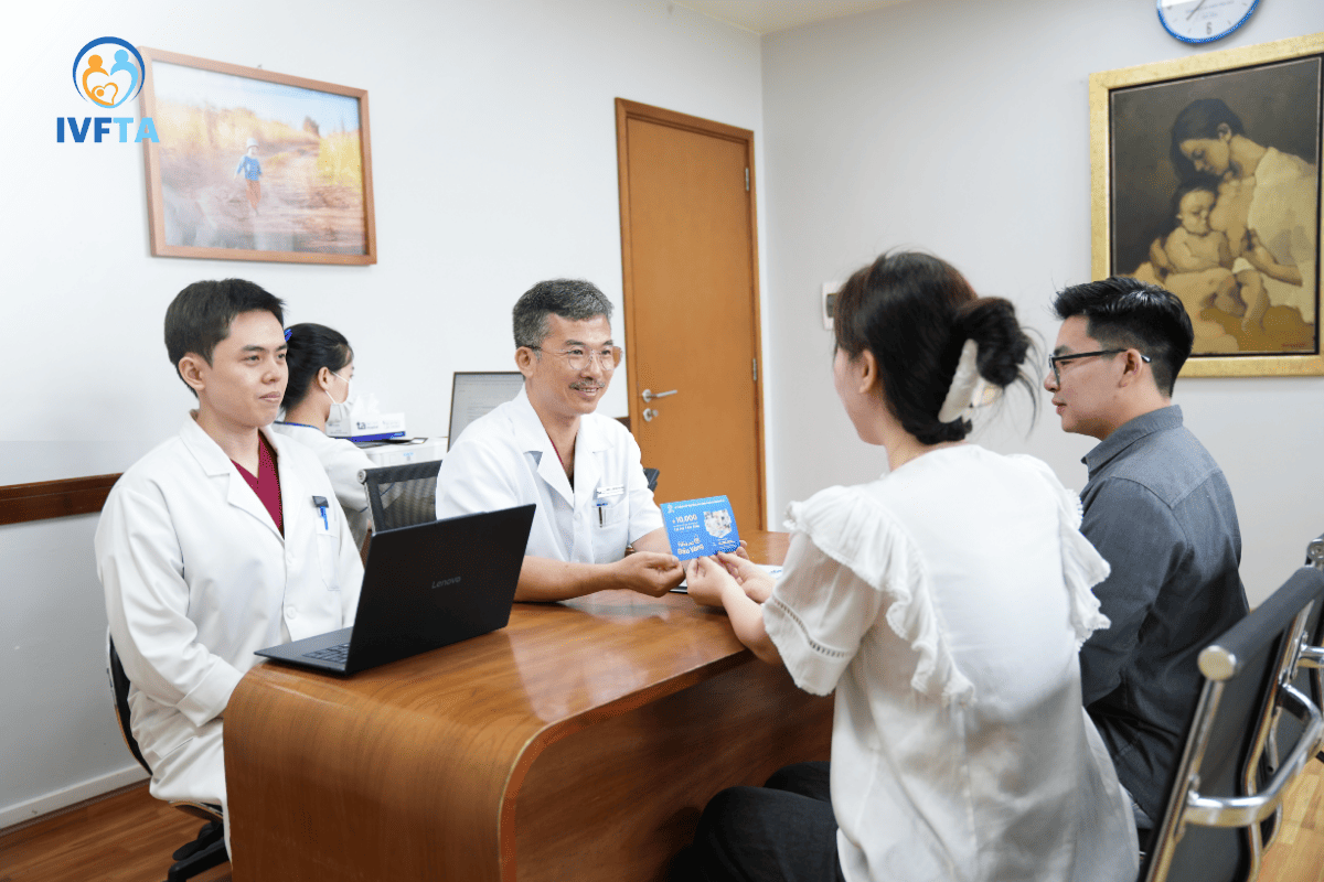 bs tặng voucher hỗ trợ chi phí cho vợ chồng điều trị hiếm muộn