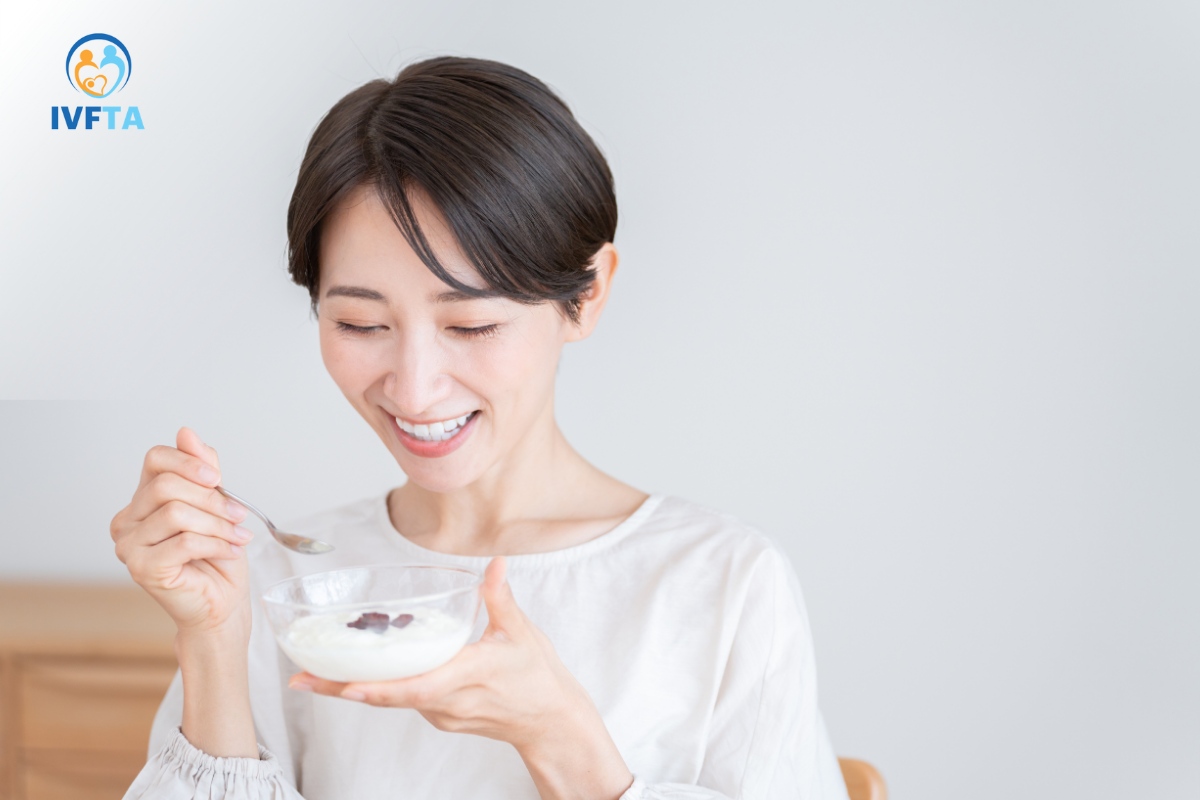 ăn sữa chua để bổ sung lợi khuẩn đường ruột