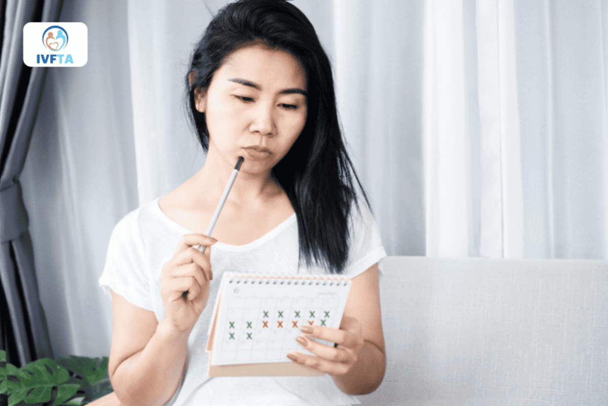 chu kỳ kinh nguyệt không đều là biểu hiện mắc pcos