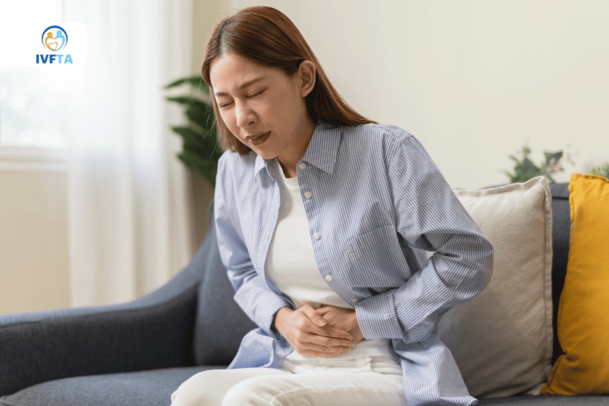 đau bụng kinh dữ dội là dấu hiệu vô sinh nguyên phát ở nữ
